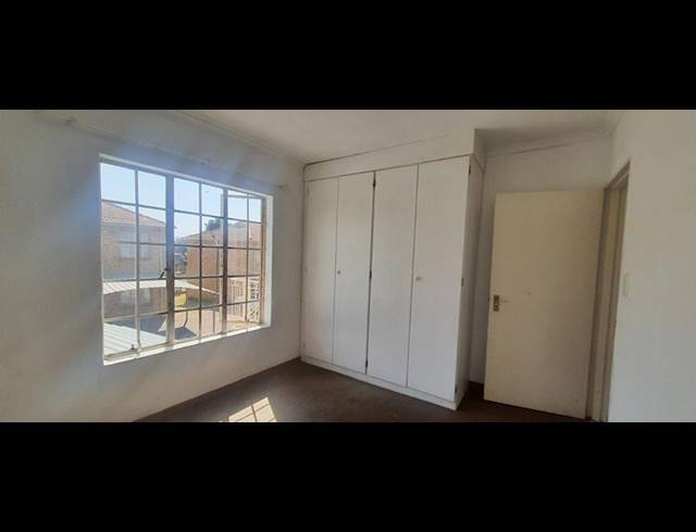 2 BEDROOM PROPERTY TO RENT IN HELIKONPARK